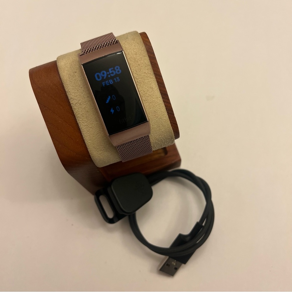 Fitbit Charge 3 (tested, Charger included, gold mesh band and case)